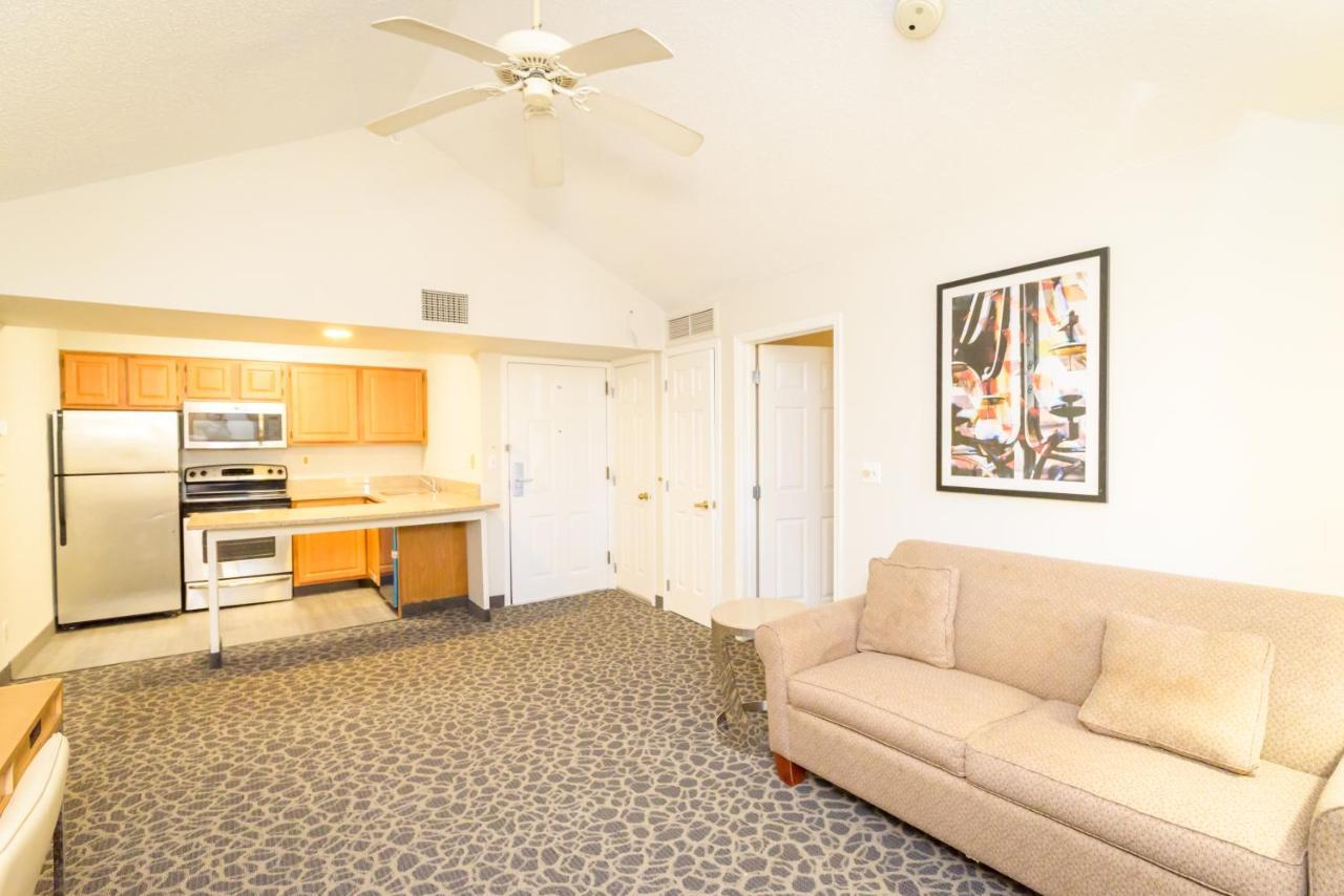 Philadelphia Suites At Airport - An Extended Stay Hotel エクステリア 写真