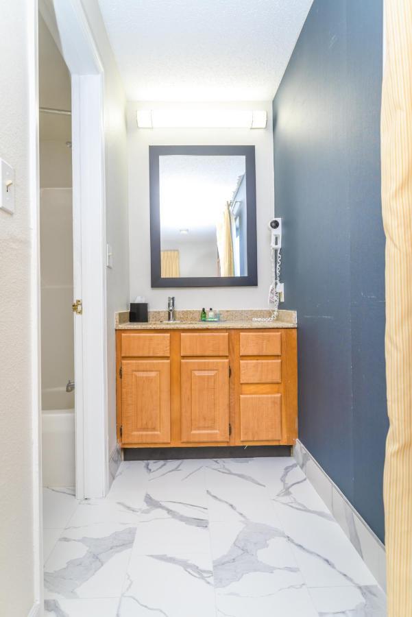 Philadelphia Suites At Airport - An Extended Stay Hotel エクステリア 写真